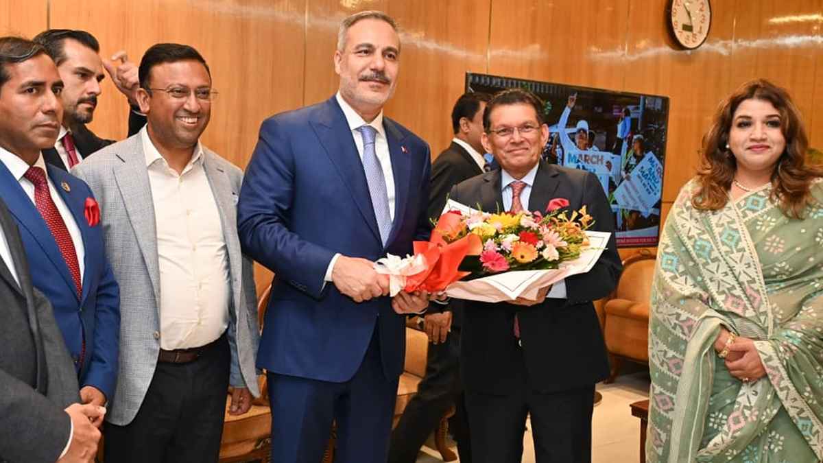 তিন দিনের সফরে ঢাকায় তুরস্কের পররাষ্ট্রমন্ত্রী