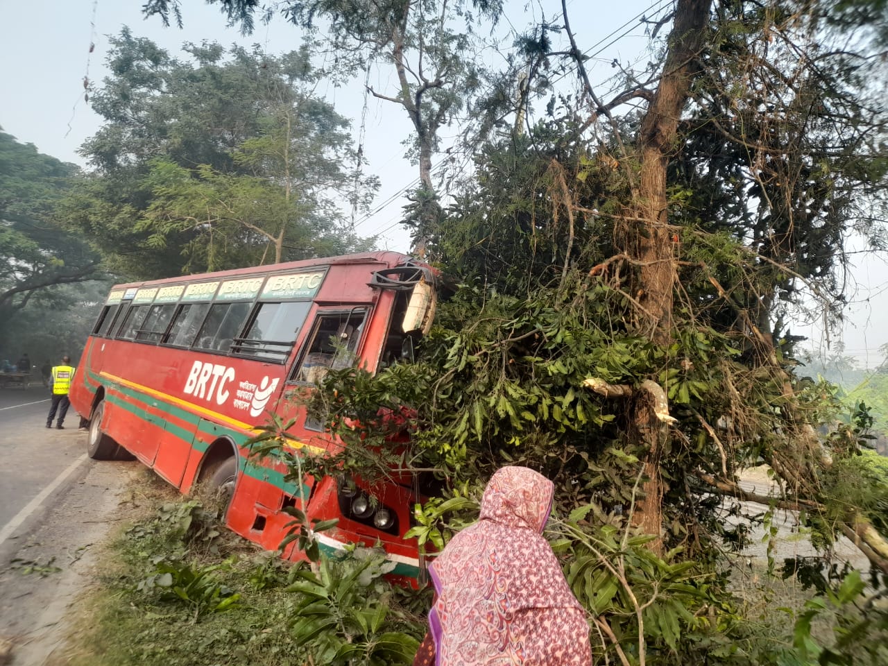 পুঠিয়ায় সড়ক দুর্ঘটনায় নিহত ১