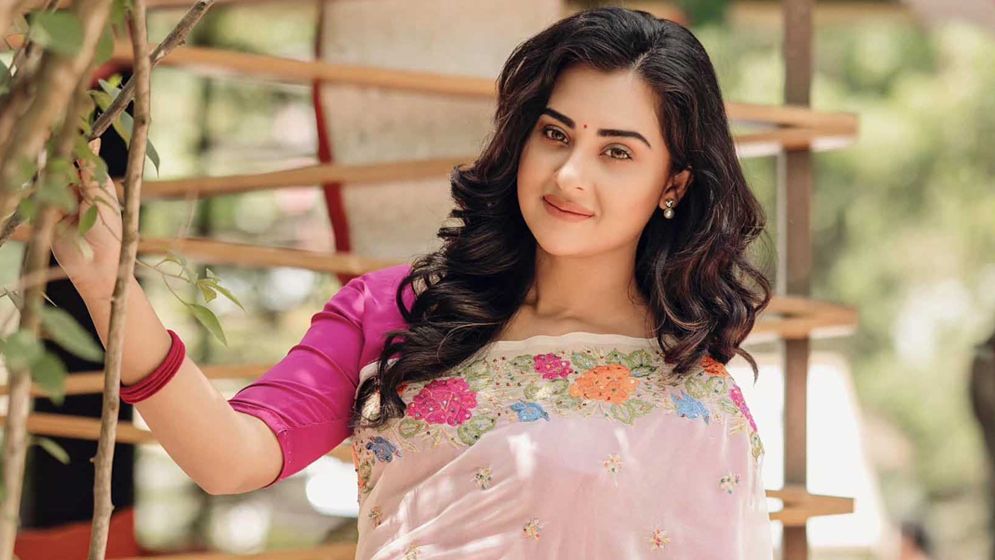 পরিবারে নতুন অতিথি, আবারও মা হলেন বুবলী