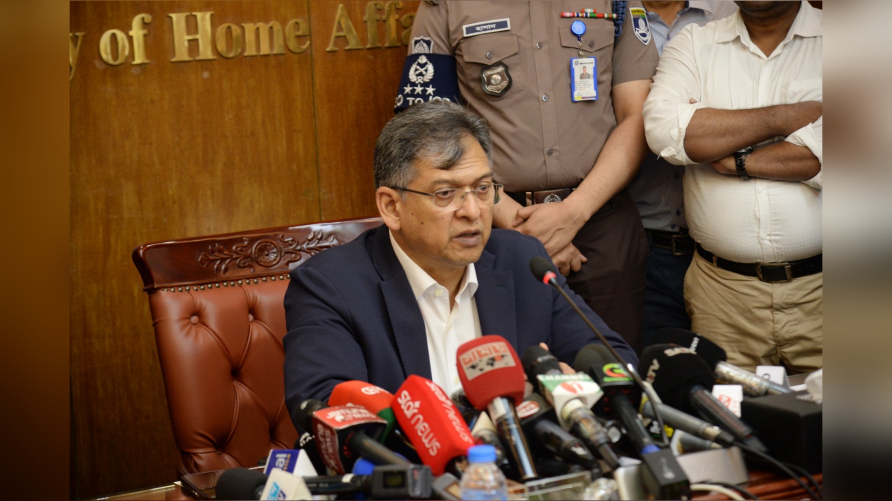 পুরস্কার-তিরস্কারের নীতিতে পুলিশকে জনমুখী করা হচ্ছে: স্বরাষ্ট্রমন্ত্রী