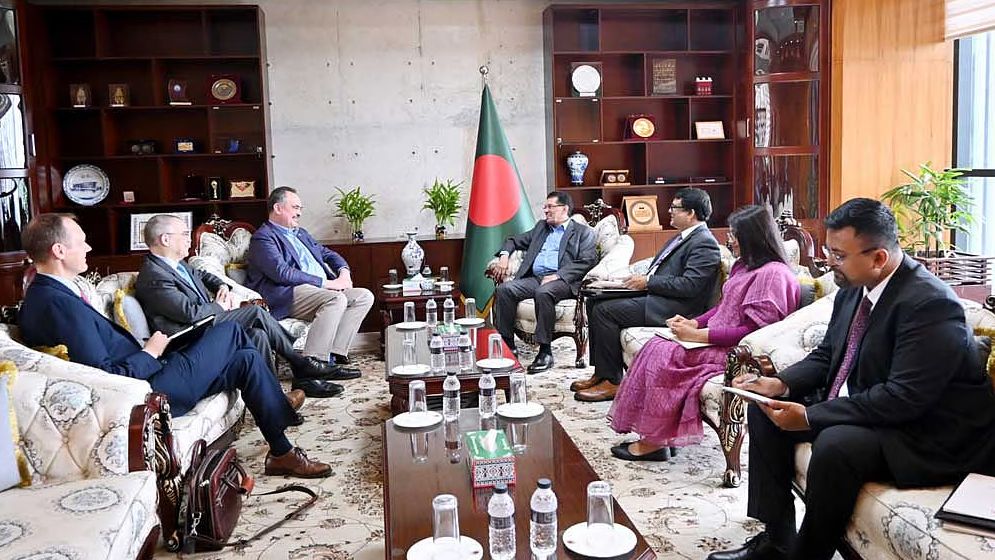 যুক্তরাষ্ট্রের ওপর বাজি ধরলে পস্তাতে হবে না: রাষ্ট্রদূত