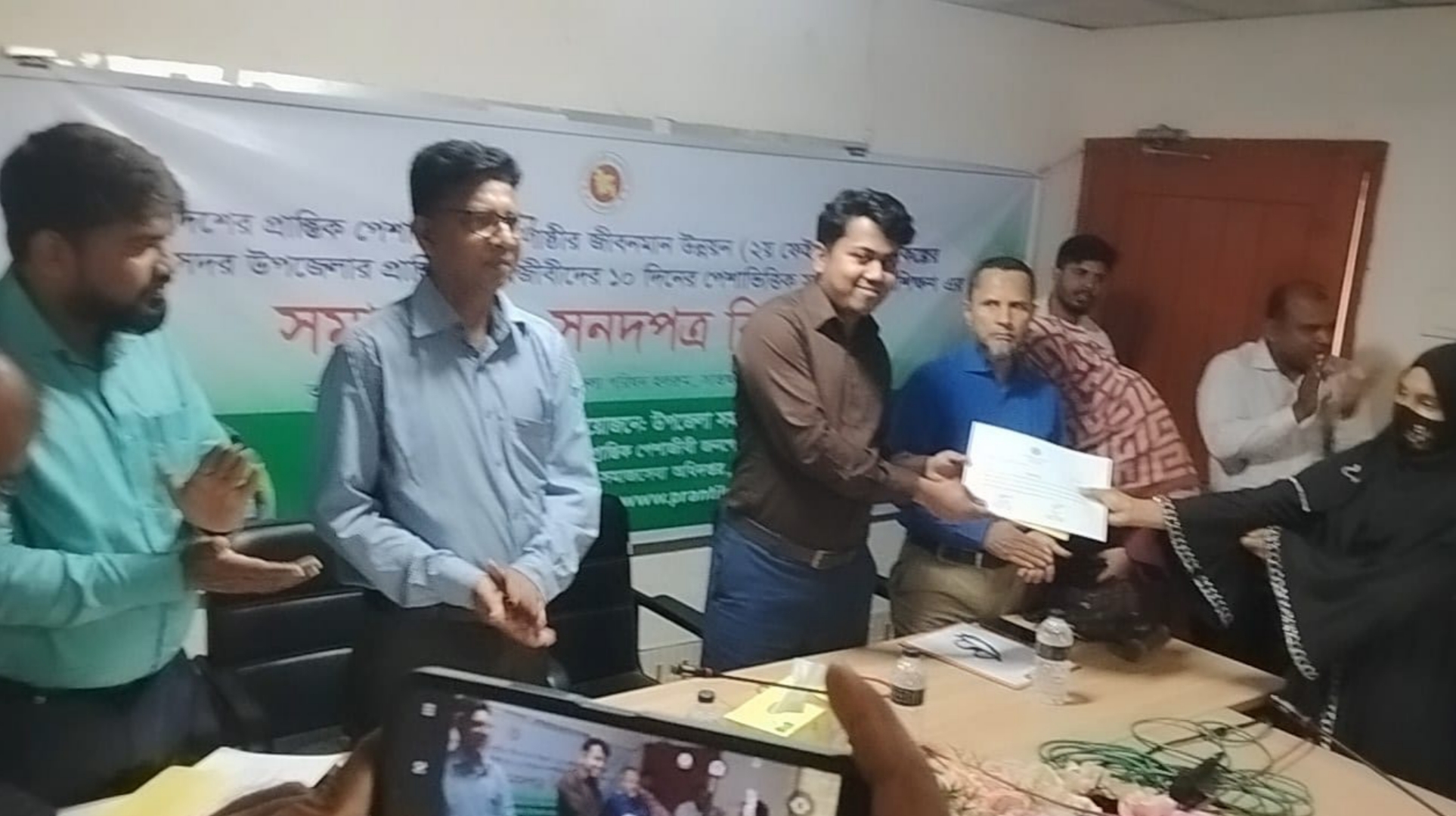 সাতক্ষীরায় সফট স্কিলস প্রশিক্ষণের সমাপনী, সনদ বিতরণ