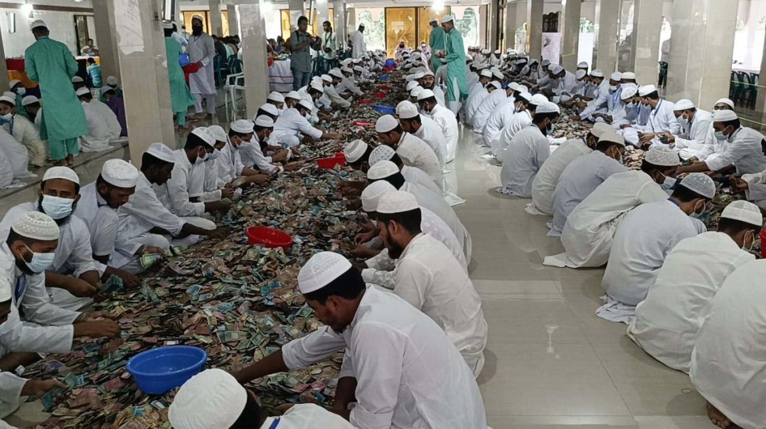 পাগলা মসজিদের দানবাক্সে মিললো ৪৩ বস্তা টাকা