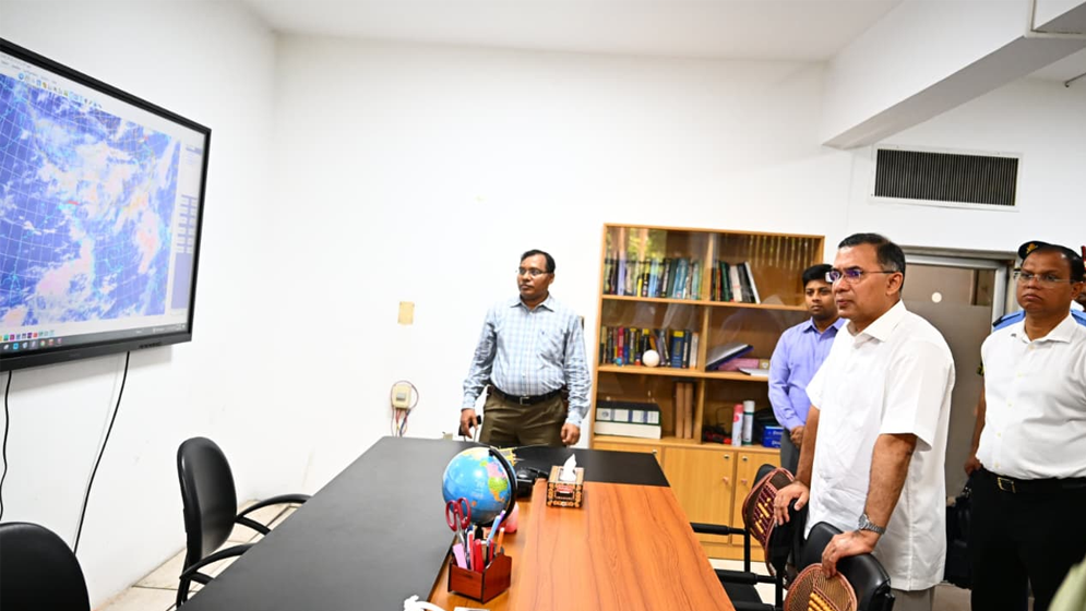 আকস্মিকভাবে স্পারসো পরিদর্শনে প্রধানমন্ত্রী