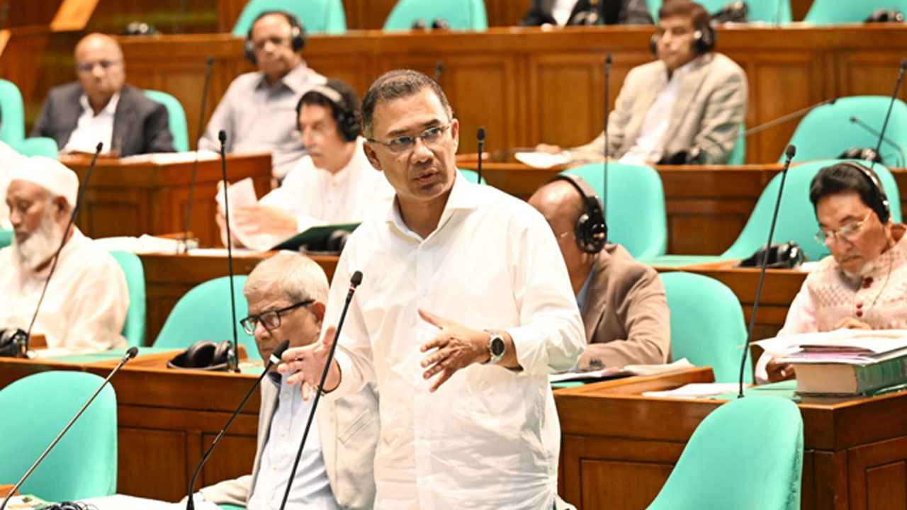 অর্থনীতিকে তিন ধাপে সাজাতে চায় সরকার: সংসদে প্রধানমন্ত্রী