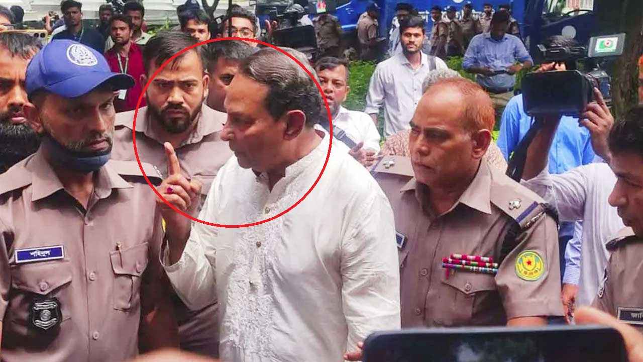 পুলিশকে ধমক দিয়ে ইনুর মন্তব্য: ‘এই হাত ধরবেন না’