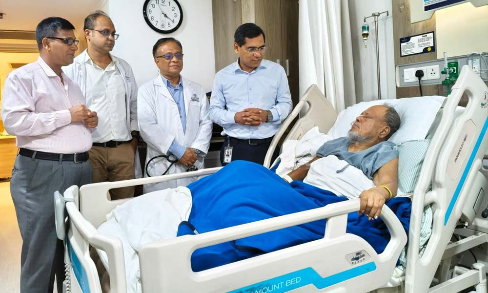 প্রধানমন্ত্রীর নির্দেশে হাসপাতালে রফিকুল ইসলাম মিয়াকে দেখতে ডা. বিটু