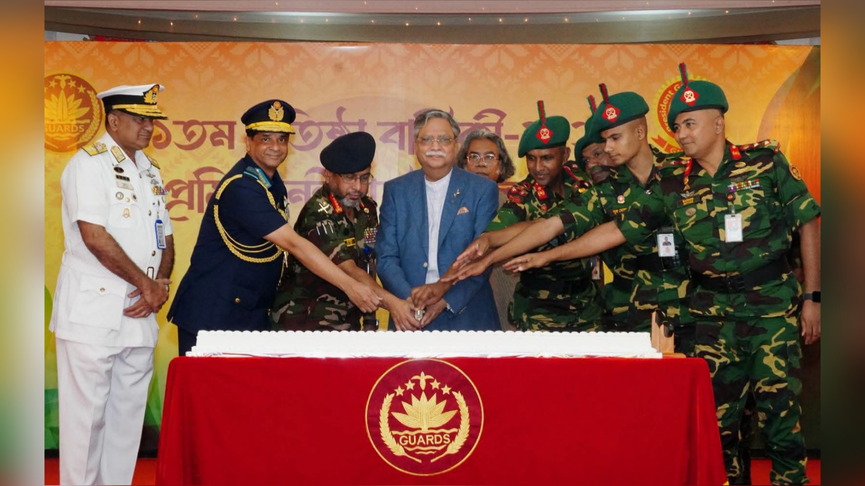 প্রেসিডেন্ট গার্ড রেজিমেন্টের ৫১তম প্রতিষ্ঠাবার্ষিকী উদযাপন