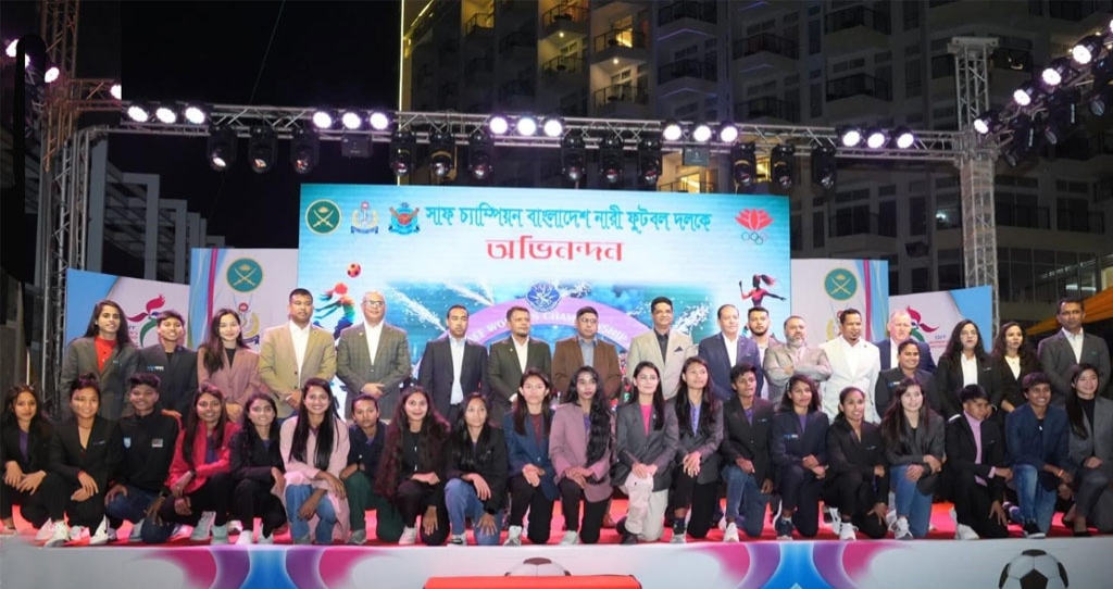 সাফজয়ী নারী ফুটবলারদের সংবর্ধনা দিলো সেনাবাহিনী