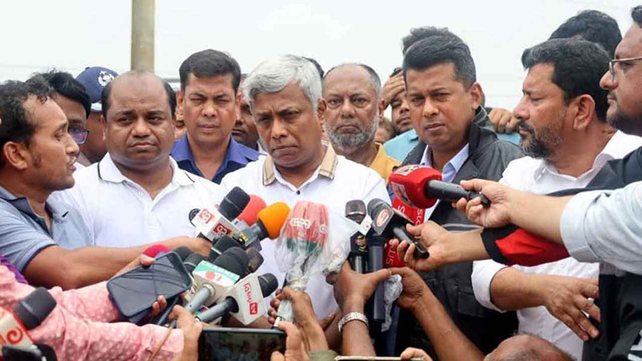 ‘বন্যার ক্ষতিগ্রস্তদের ঘর মেরামতে সহায়তা দেবে সরকার’