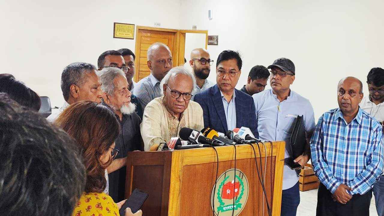 নির্বাচনে অংশ নেওয়া আদালত-ইসির এখতিয়ার: রিজভী