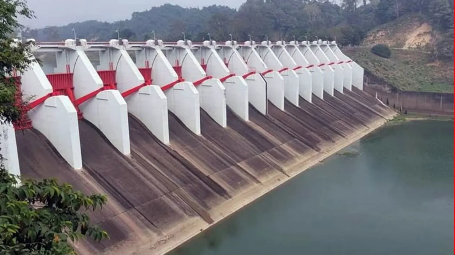 বন্ধ করা হলো কাপ্তাই বাঁধের ১৬ জলকপাট
