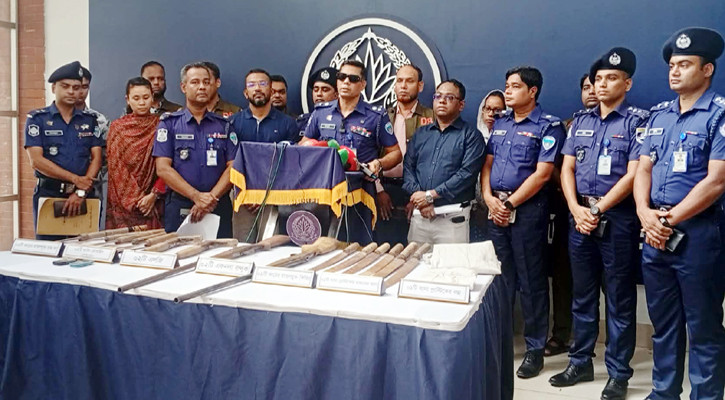 পাহাড়ে অস্ত্রের মজুত উন্মোচন, গ্রেপ্তার দুই