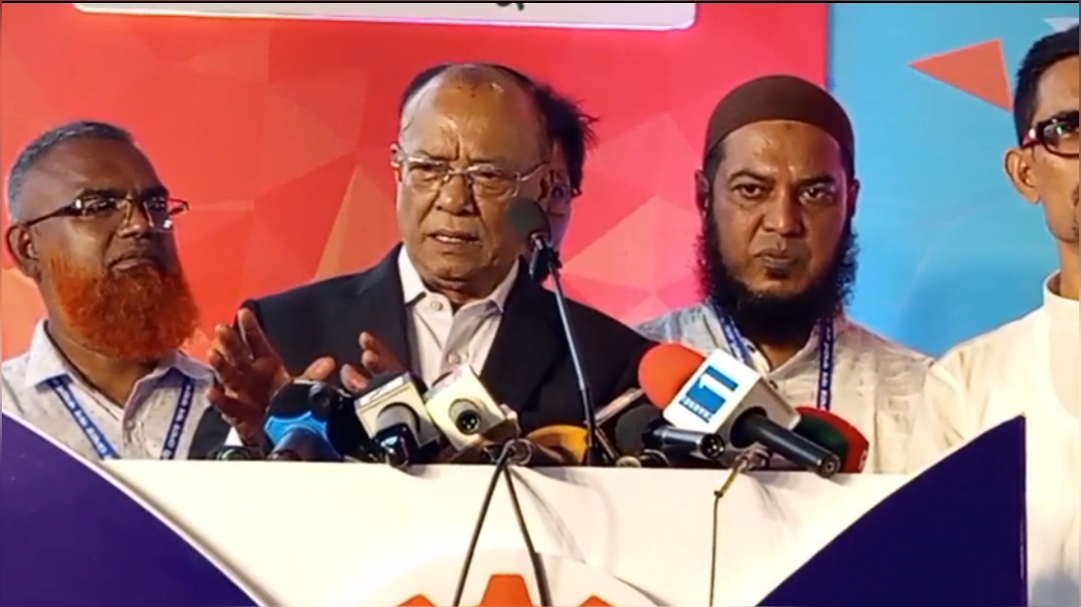 কর্মসংস্থান বাড়িয়ে অর্থনীতিকে শক্তিশালী করার আহ্বান পরিবেশমন্ত্রীর