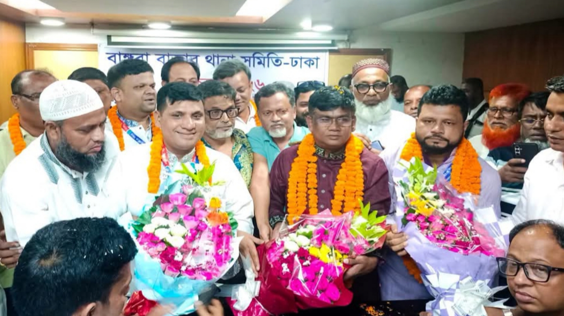 বাঙ্গরা বাজার থানা সমিতির সভাপতি মোমেন, সম্পাদক আবির