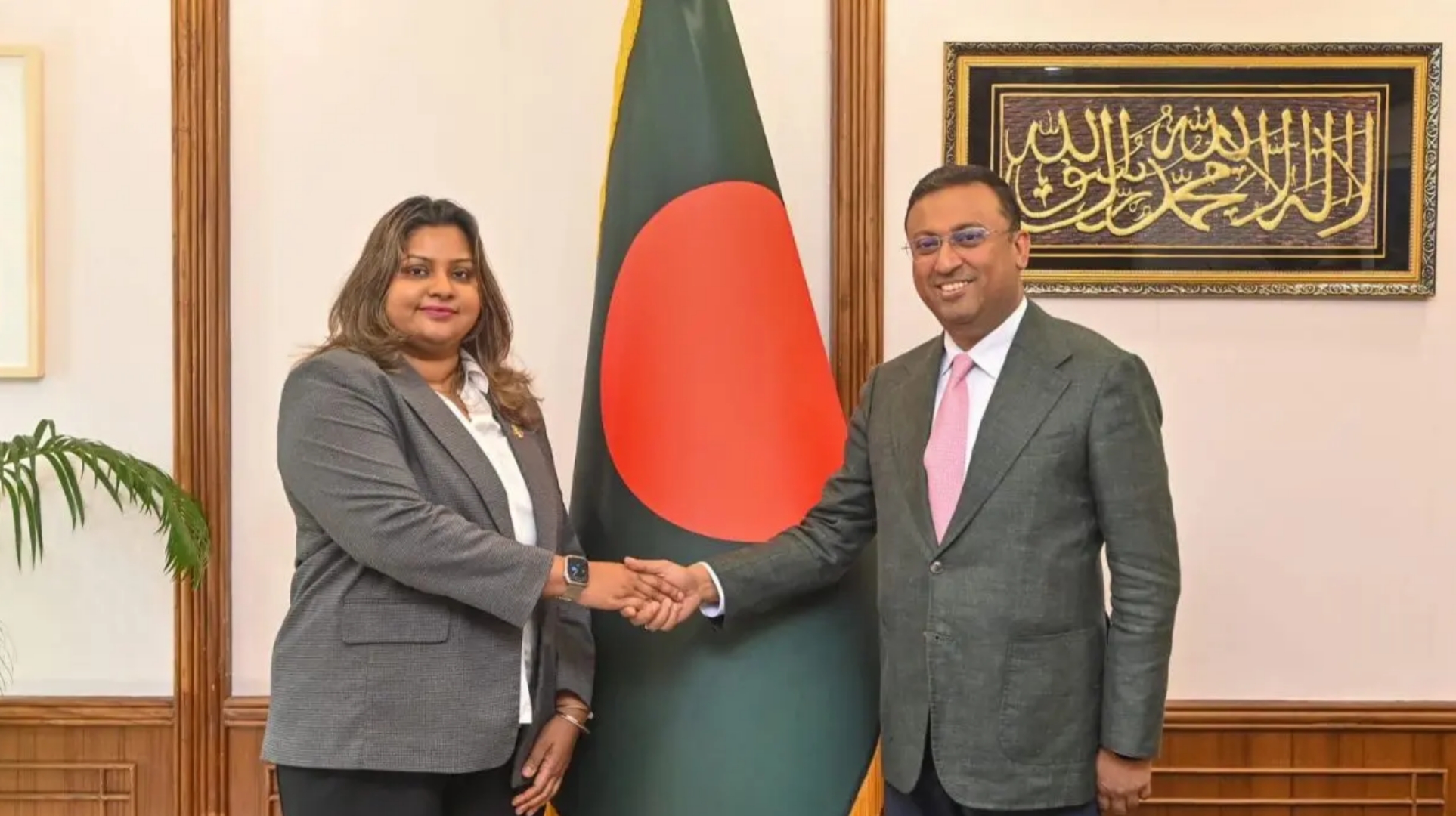 পররাষ্ট্র উপদেষ্টার সঙ্গে মালদ্বীপের হাইকমিশনারের সৌজন্য সাক্ষাৎ