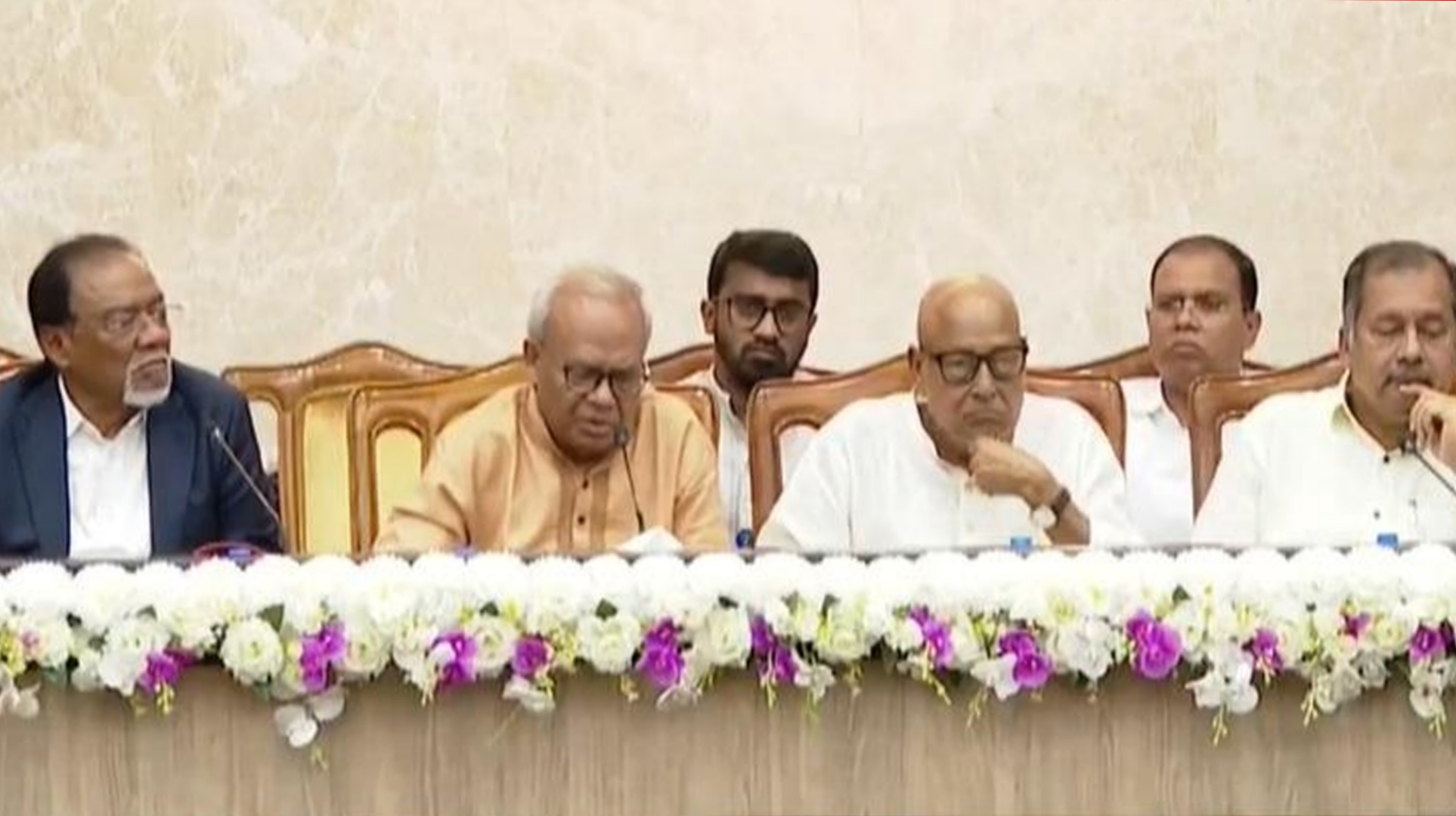 সামাজিক সুরক্ষা থেকে সব ক্ষেত্রেই কাজ করছে সরকার: রিজভী