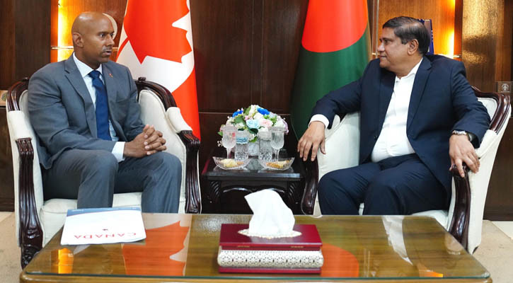 প্রধানমন্ত্রীর প্রতিরক্ষা উপদেষ্টার সাথে কানাডার হাইকমিশনারের সৌজন্য সাক্ষাৎ
