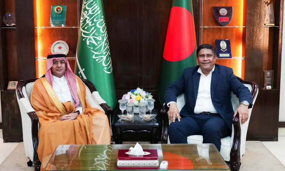 প্রধানমন্ত্রীর প্রতিরক্ষা উপদেষ্টার সঙ্গে সৌদি আরবের রাষ্ট্রদূতের সৌজন্য সাক্ষাৎ