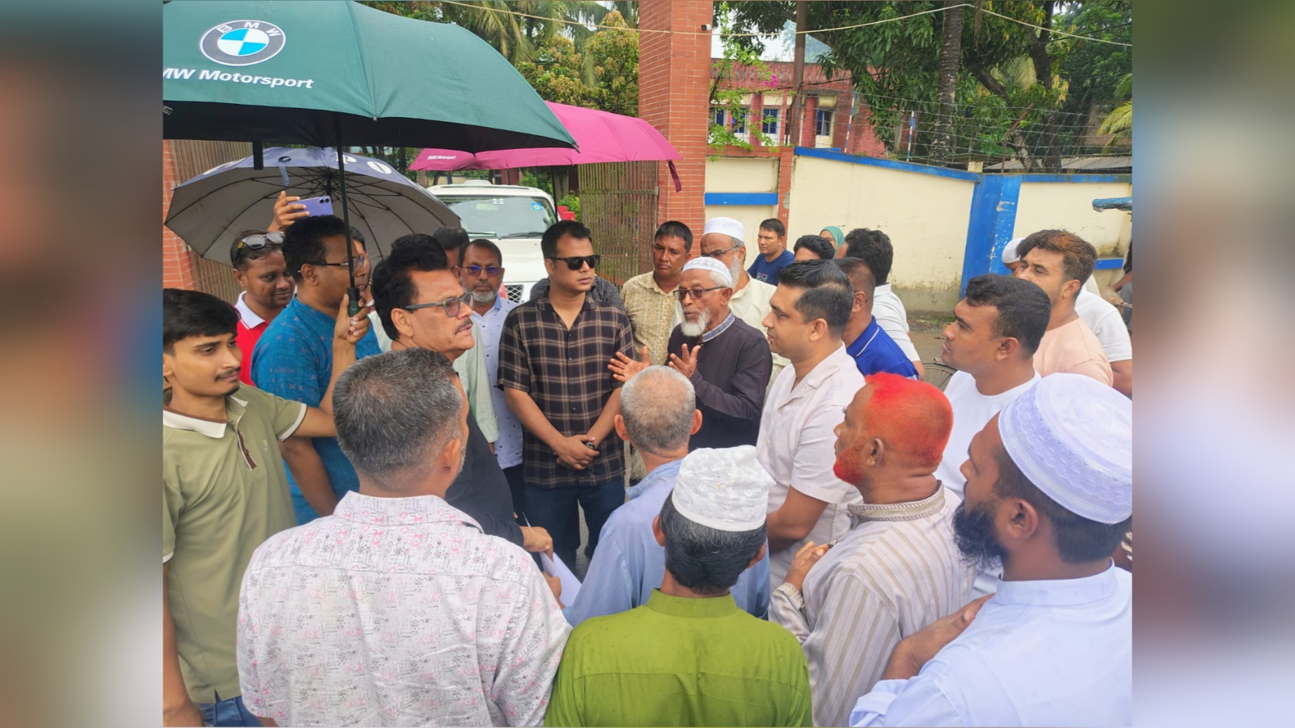 শ্যামনগর থানার সামনে জেলা পরিষদের দখল হওয়া জমি উদ্ধার