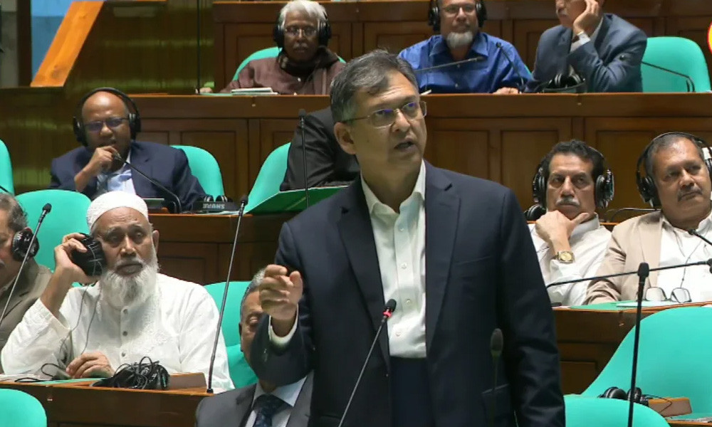 অটোরিকশায় বছরে ৪ হাজার কোটি টাকার রাজস্ব ক্ষতি : স্বরাষ্ট্রমন্ত্রী