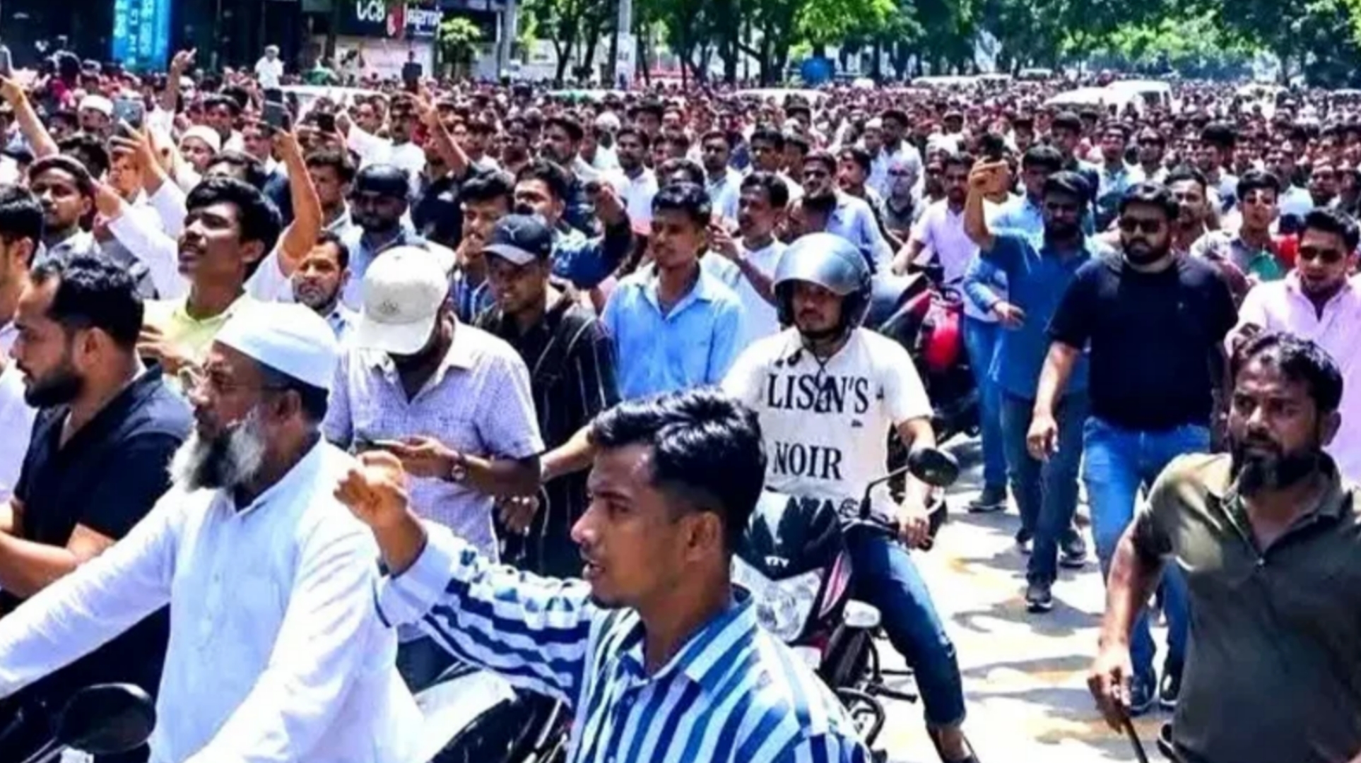 গুলশানে আওয়ামী লীগের মিছিলে অংশ নেওয়ার অভিযোগে গ্রেপ্তার ৩২