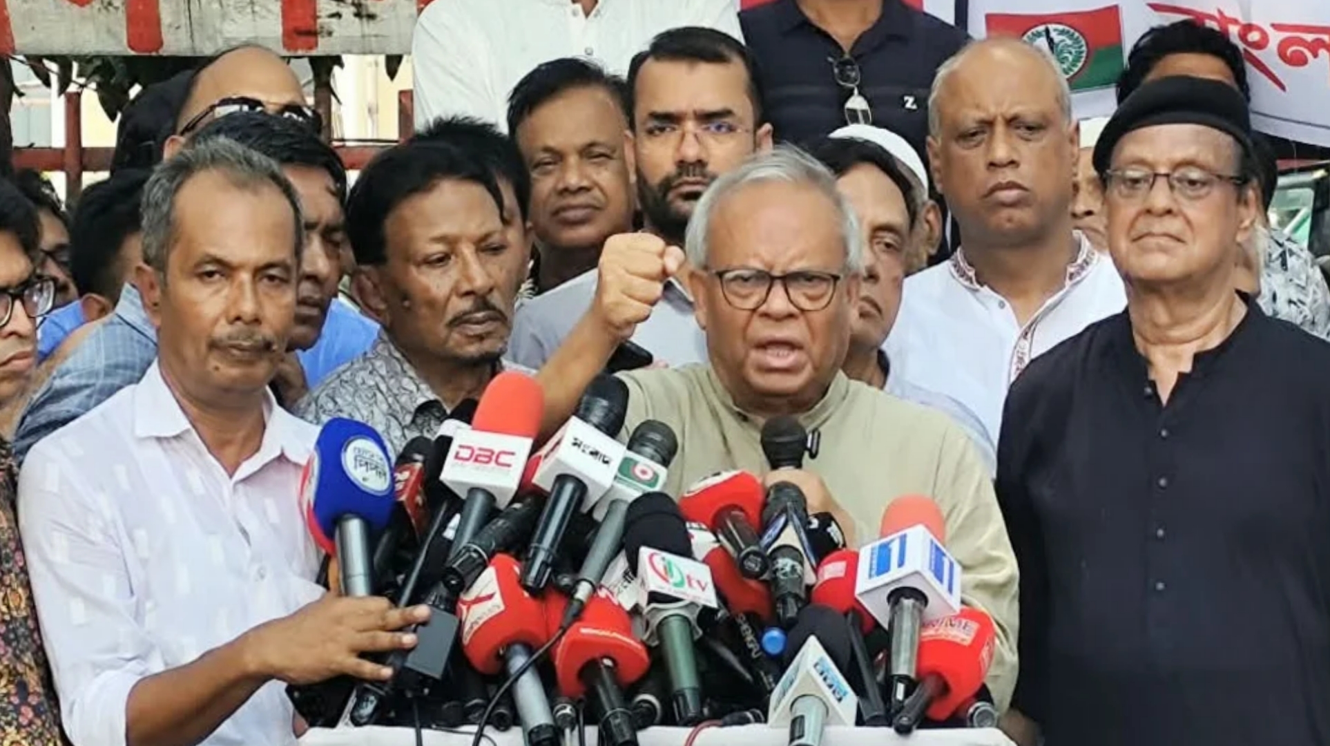 হাসিনাকে ফেরত না দিয়ে ষড়যন্ত্র করছে ভারত: রিজভী