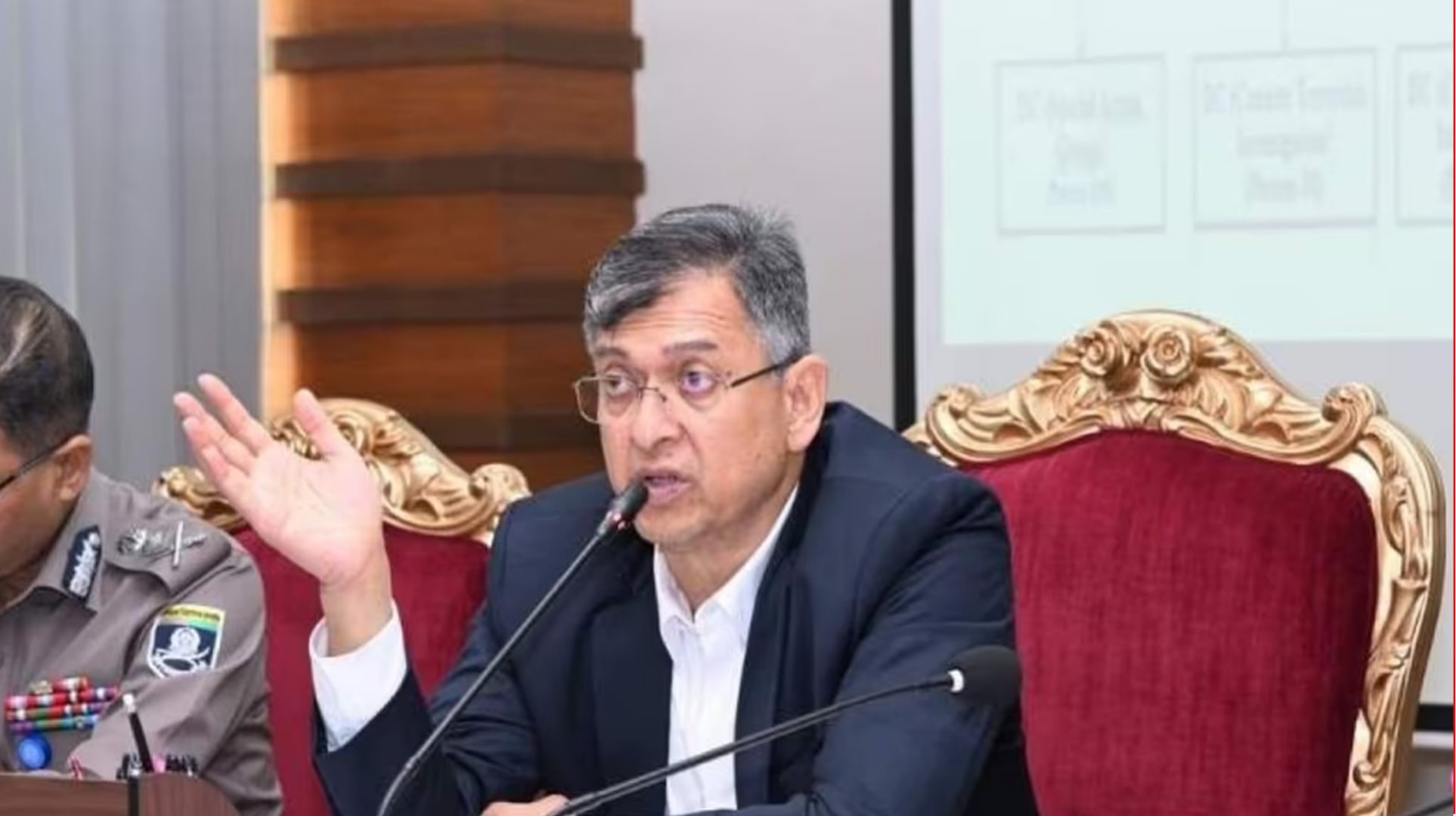 আ.লীগের দোসর গ্রেফতারে পুলিশকে পুরস্কার: স্বরাষ্ট্রমন্ত্রী