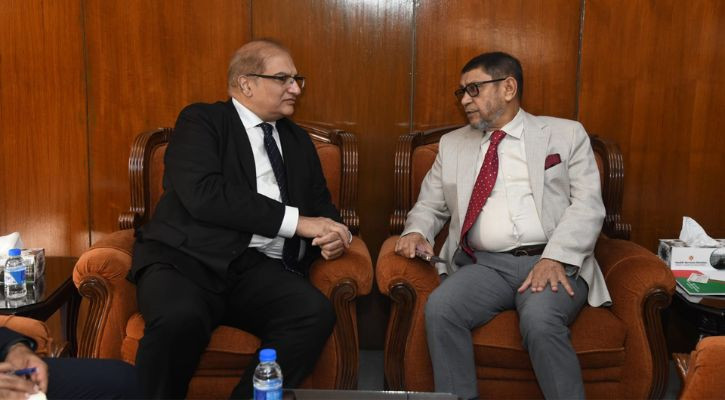 স্বাস্থ্যমন্ত্রীর সঙ্গে পাকিস্তান হাইকমিশনারের সাক্ষাৎ