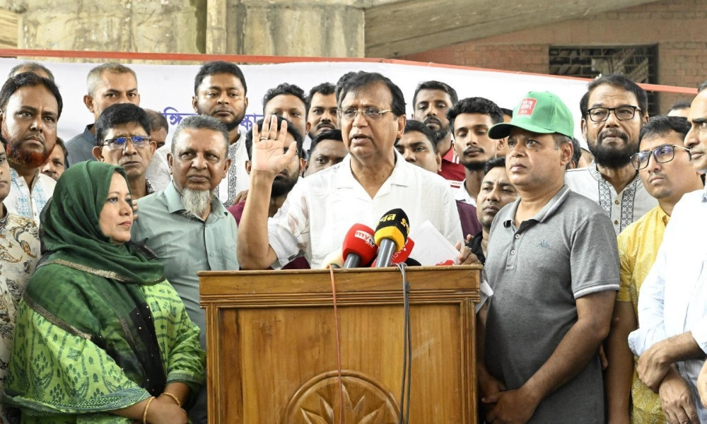 ফুটপাত দখল করে দোকান বসালেই মামলা : ডিএসসিসি প্রশাসক