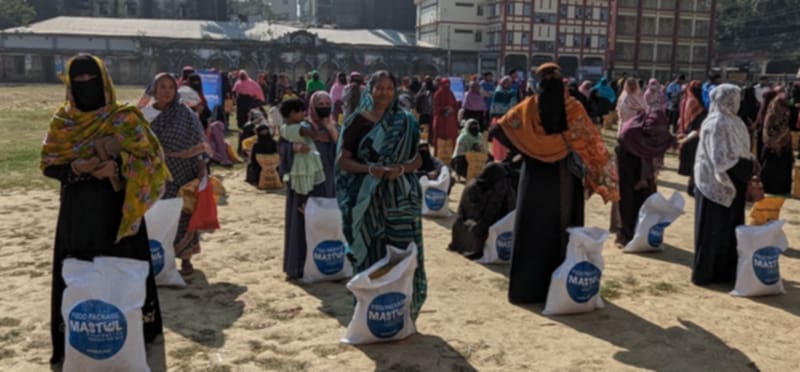 ফেনীতে বন্যার্তদের মাঝে ১১ হাজার কেজি চাল বিতরণ