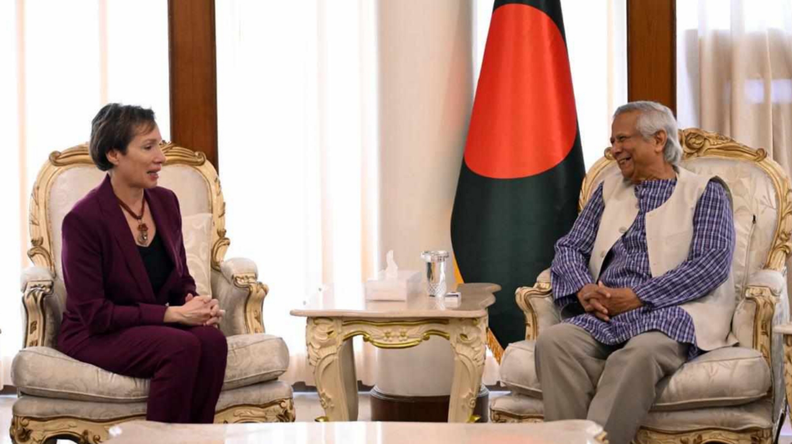 জীবন রক্ষাকারী প্রকল্পে মার্কিন সহায়তা অব্যাহত রাখার আহ্বান প্রধান উপদেষ্টার