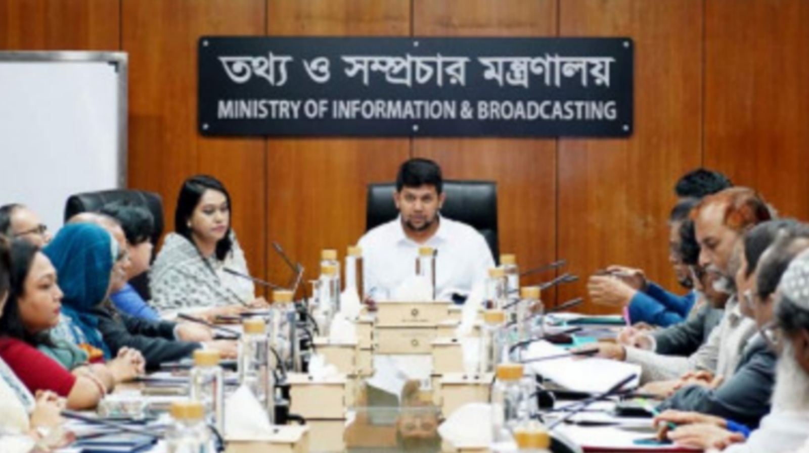 তথ্য মন্ত্রণালয়ে প্রথম অফিস করলেন মাহফুজ আলম