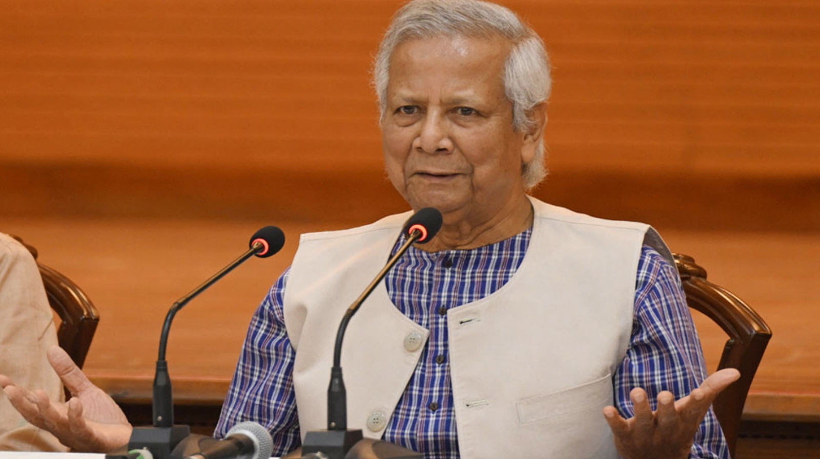  মানবতাবিরোধী অপরাধের দায়ে শেখ হাসিনার বিচার হবে : প্রধান উপদেষ্টা 