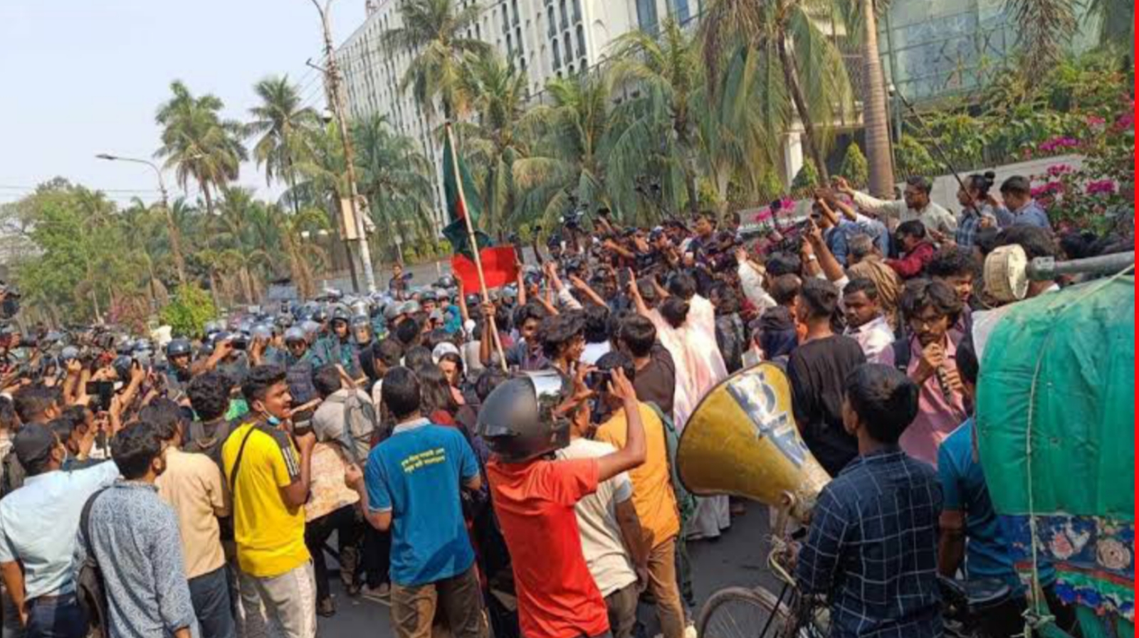 প্রধান উপদেষ্টার কার্যালয় অভিমুখে পদযাত্রা, পুলিশ পুলিশ