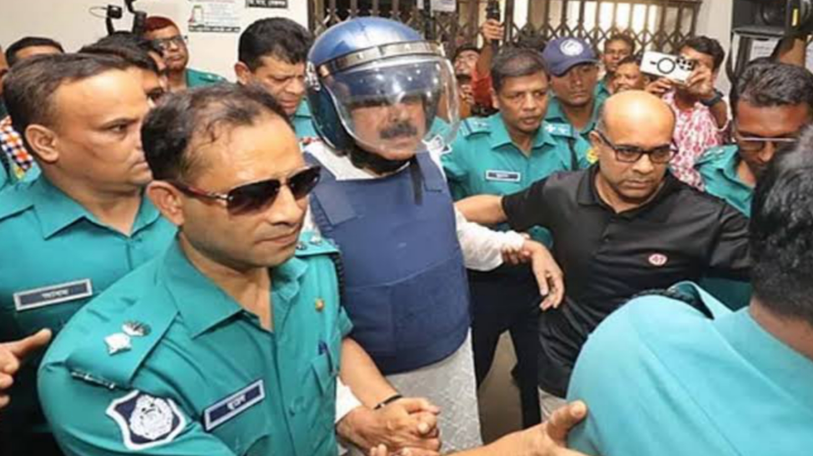 হত্যা মামলায় শাজাহান খান ৪ দিনের রিমান্ডে