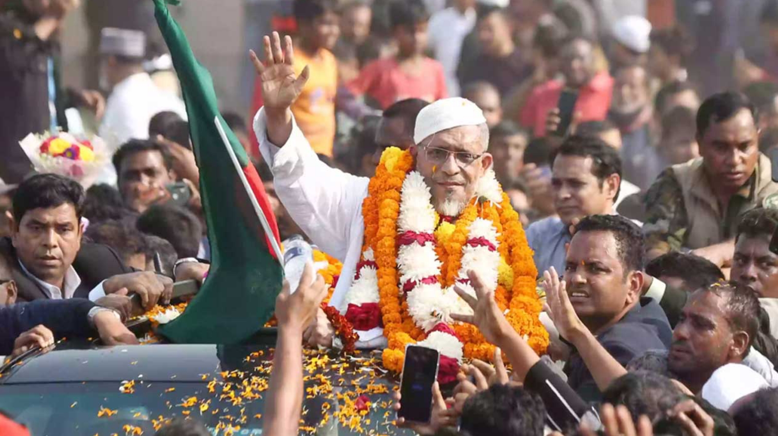 অস্ত্র মামলায় ১৭ বছরের দণ্ড থেকে খালাস পেলেন লুৎফুজ্জামান বাবর