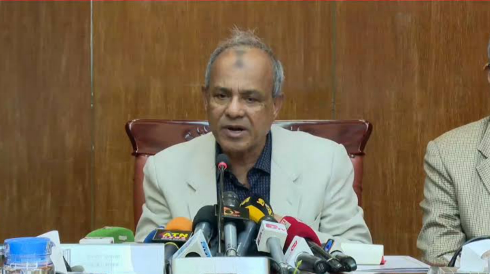 র‍্যাব-এপিবিএন হেডকোয়ার্টার পরিদর্শন করলেন স্বরাষ্ট্র উপদেষ্টা