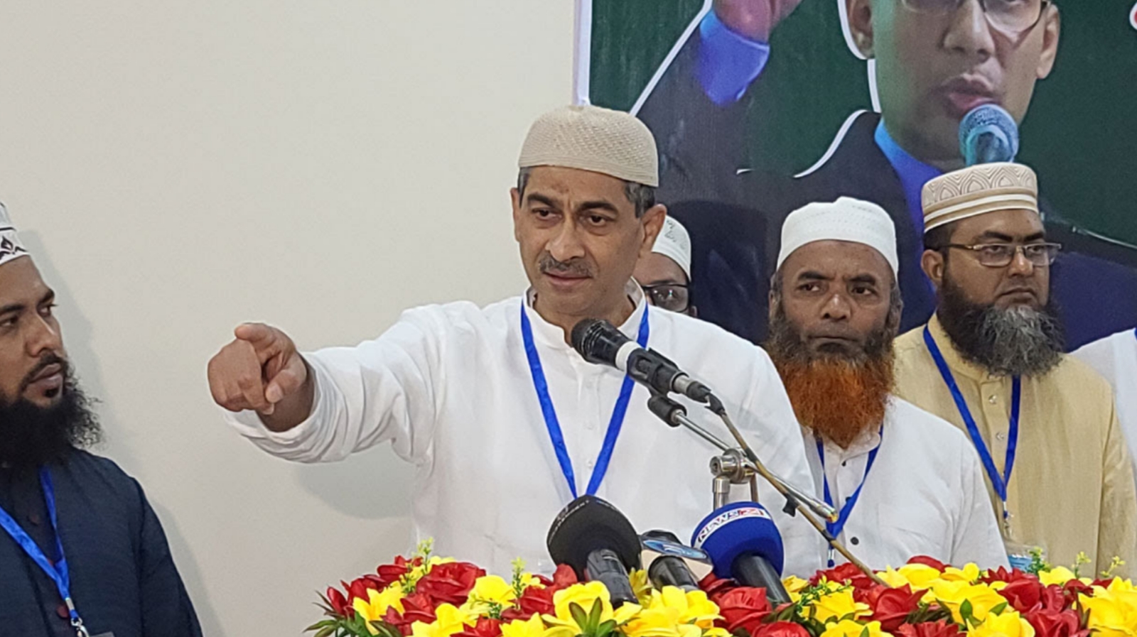সেনাপ্রধানকে বিতর্কিত না করাটাই দেশের জন্য ভালো : এ্যানি