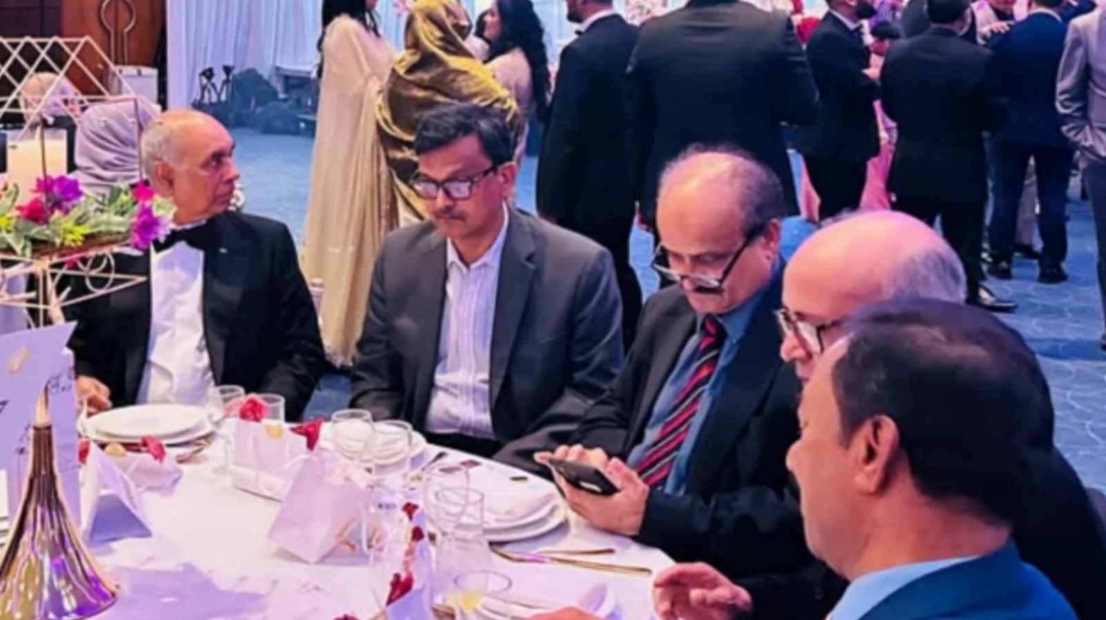 এবার ইন্টারকন্টিনেন্টালে দেখা গেলো আওয়ামী লীগের পলাতক সাবেক ৪ মন্ত্রী-প্রতিমন্ত্রীকে