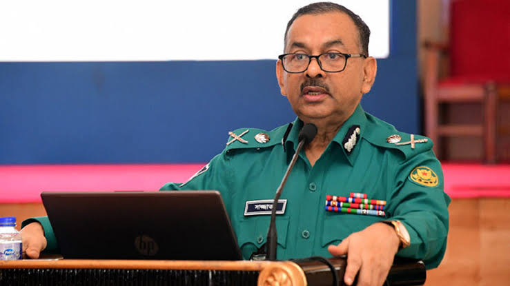 নিষিদ্ধ দলটির ব্যাপারে সর্বোচ্চ সতর্ক থাকতে হবে: ডিএমপি কমিশনার