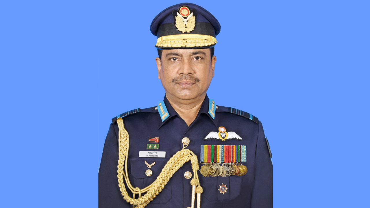 স্ত্রী-ছেলেসহ বিমান বাহিনীর সাবেক প্রধানের ৩৮ ব্যাংক হিসাব জব্দ