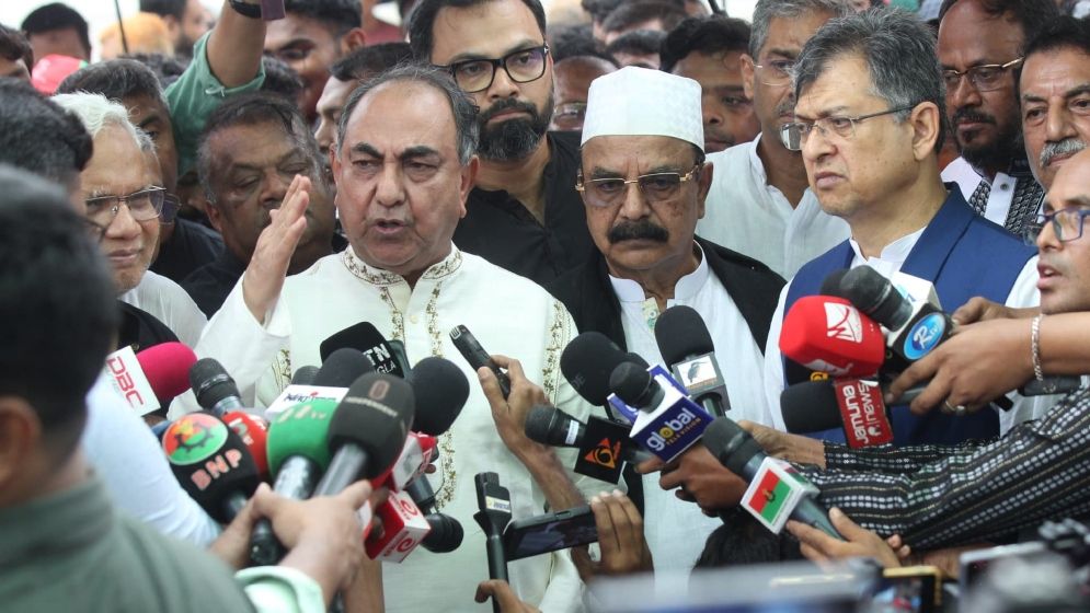 সংস্কার করতে সরকার বিদেশি লোকদের আমদানি করেছেন: মির্জা আব্বাস
