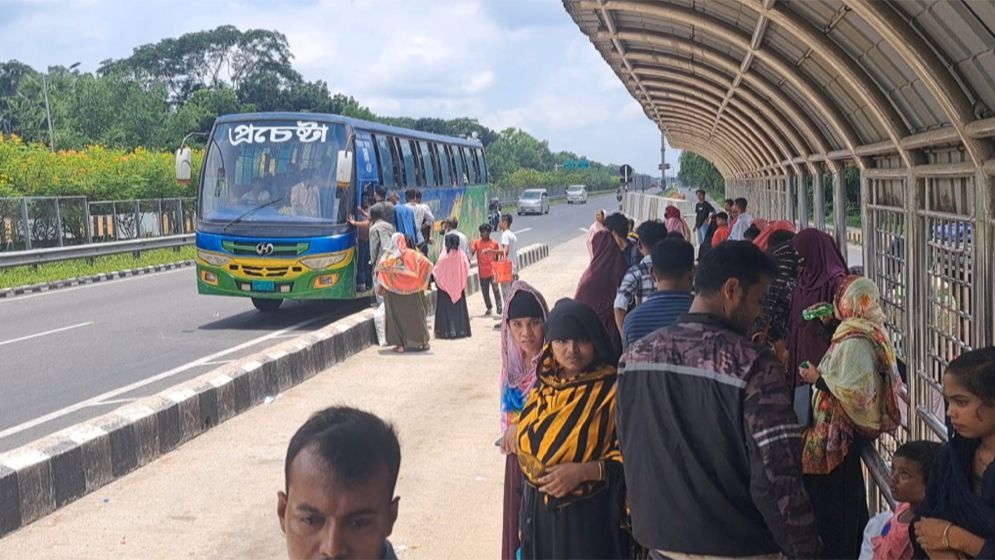ঈদের ছুটি কাটিয়ে কর্মস্থলে ফিরছেন দক্ষিণাঞ্চলের মানুষ অতিরিক্ত ভাড়া আদায়ের অভিযোগ