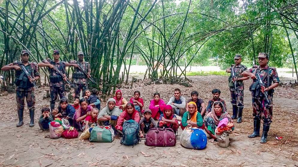 চাঁপাইনবাবগঞ্জ সীমান্ত দিয়ে আরও ২০ জনকে পুশইন করল বিএসএফ