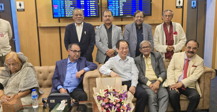 চীন সফর শেষে দেশে ফিরেছে বিএনপির প্রতিনিধিদল