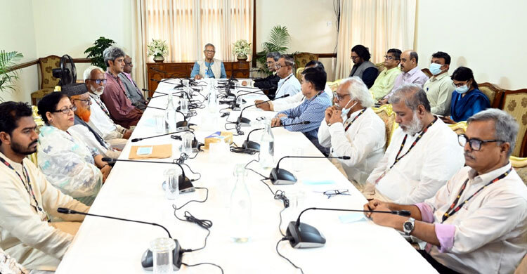 ফ্যাসিবাদের বিরুদ্ধে রাজনৈতিক দলগুলোর ঐক্য আরও দৃশ্যমান করা দরকার : প্রধান উপদেষ্টা