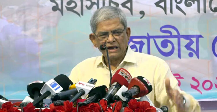 মির্জা ফখরুল ফেব্রুয়ারিতে নির্বাচন হলে দ্বিধা কাটিয়ে এক জায়গায় পৌঁছা যাবে