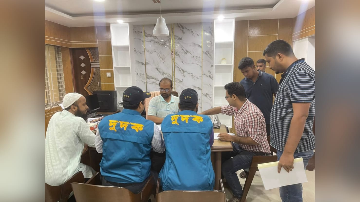 ফেনীর পানি উন্নয়ন বোর্ডে দুদকের অভিযান
