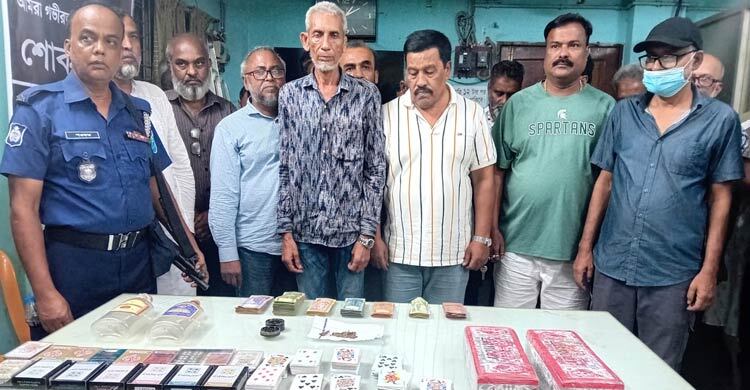 জুয়ার আসর থেকে উপজেলা বিএনপির সভাপতিসহ আটক ৩৪